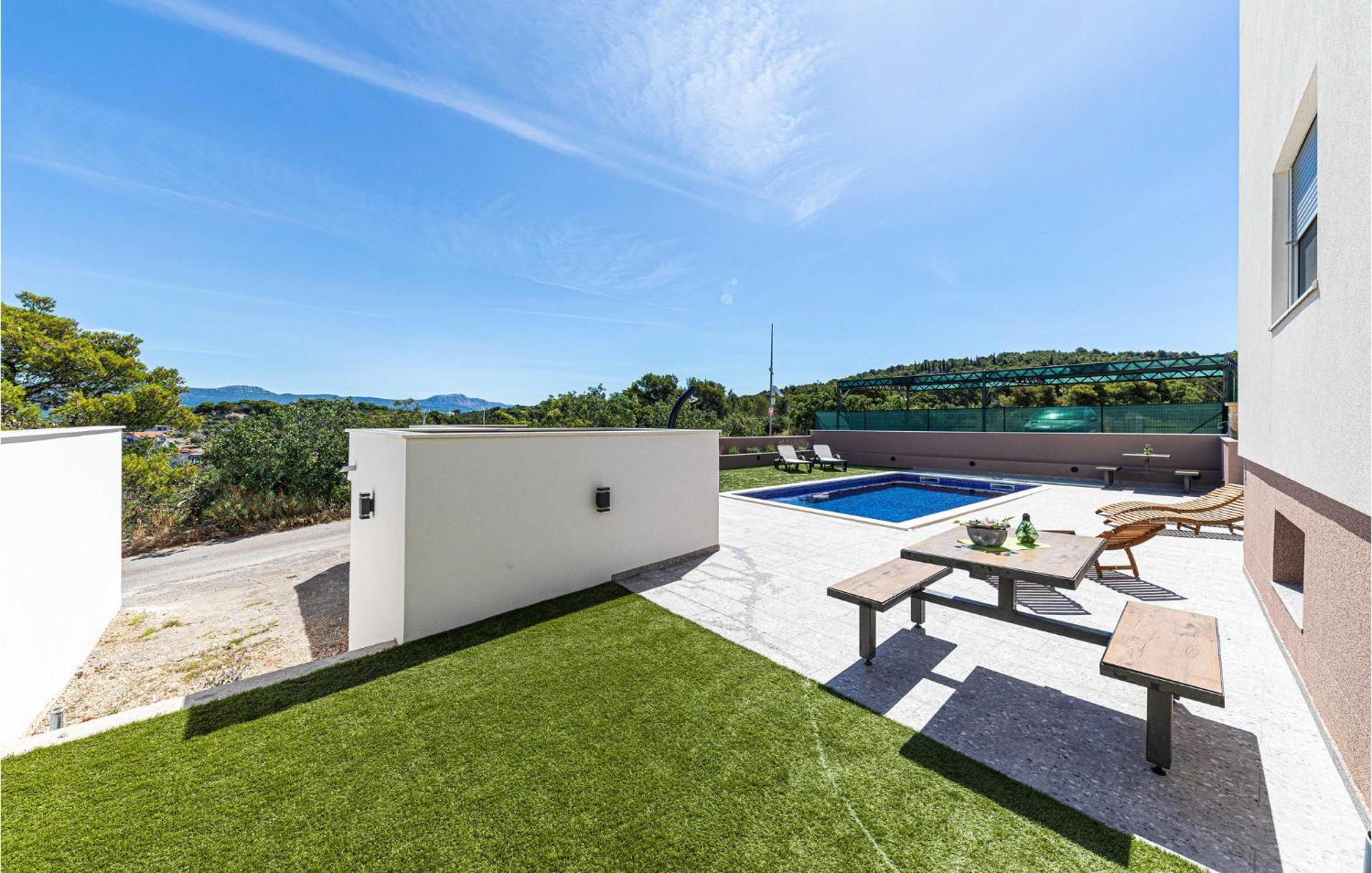 Amazing Apartment In Saldun With Wifi Trogir Luaran gambar