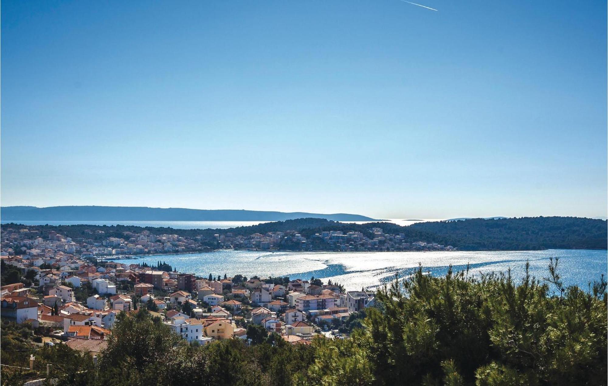 Amazing Apartment In Saldun With Wifi Trogir Luaran gambar