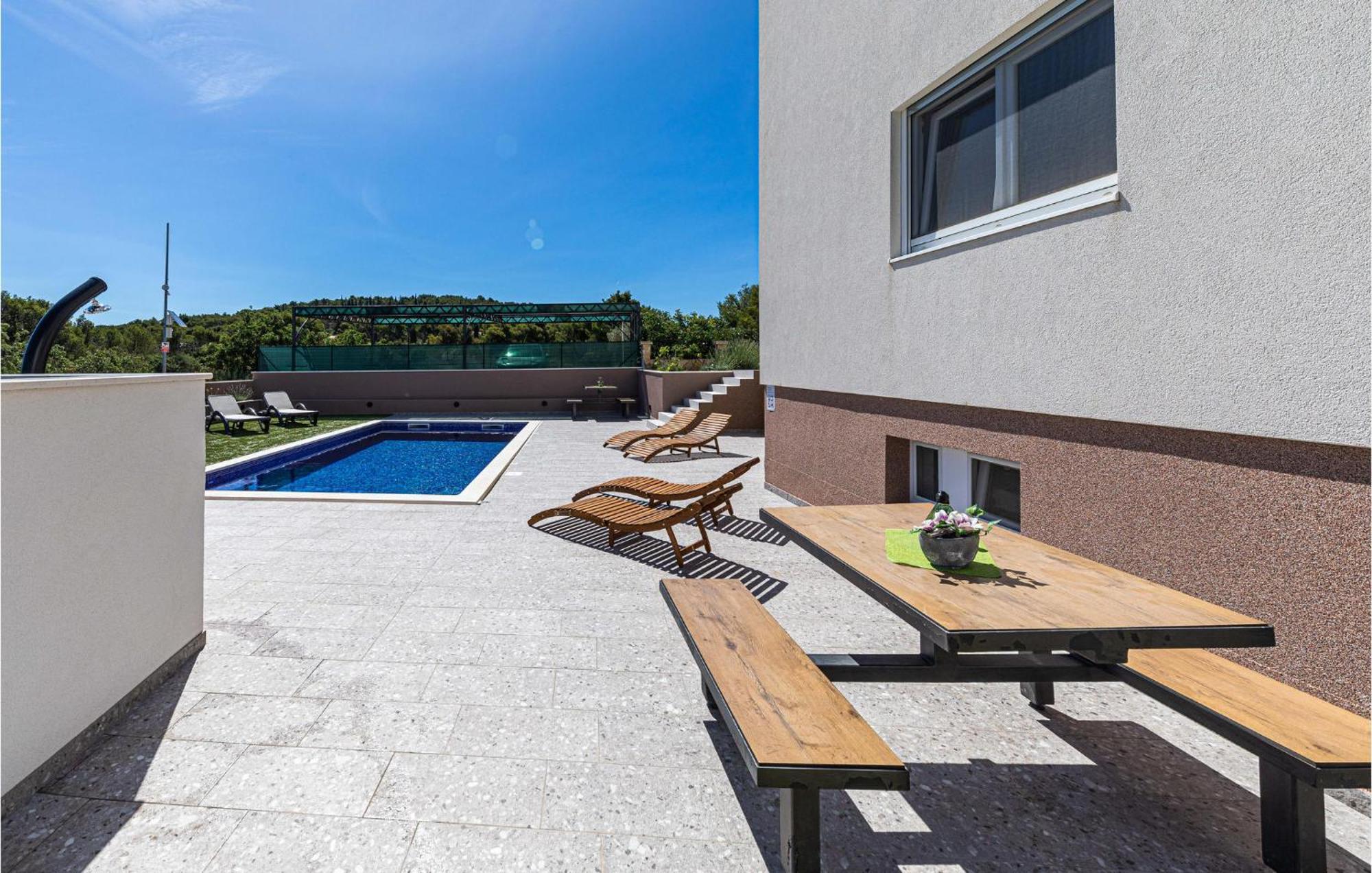 Amazing Apartment In Saldun With Wifi Trogir Luaran gambar