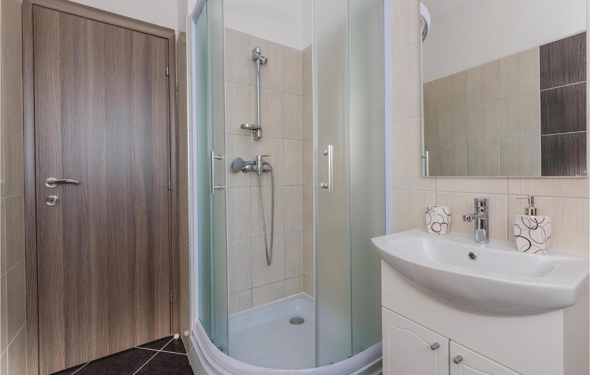 Amazing Apartment In Saldun With Wifi Trogir Luaran gambar